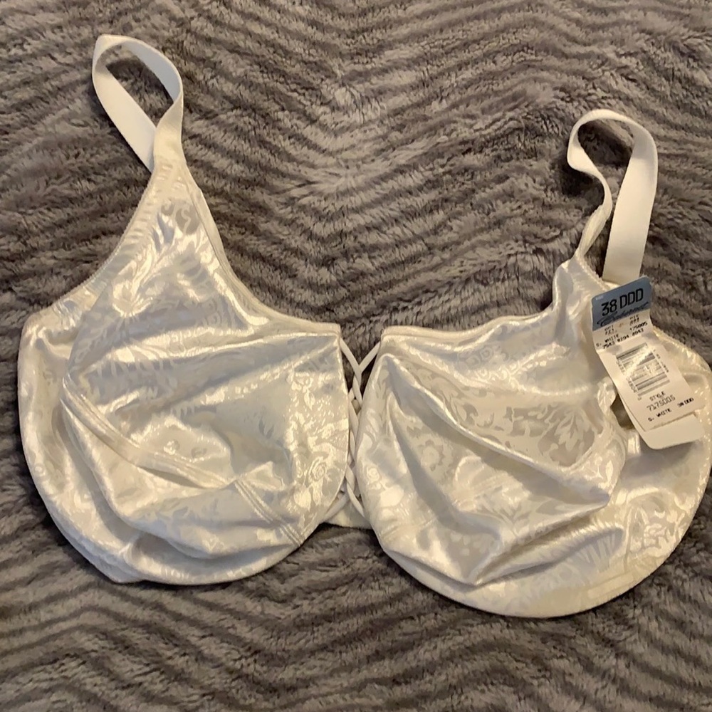 Brand new Cabernet bra size 38DDD